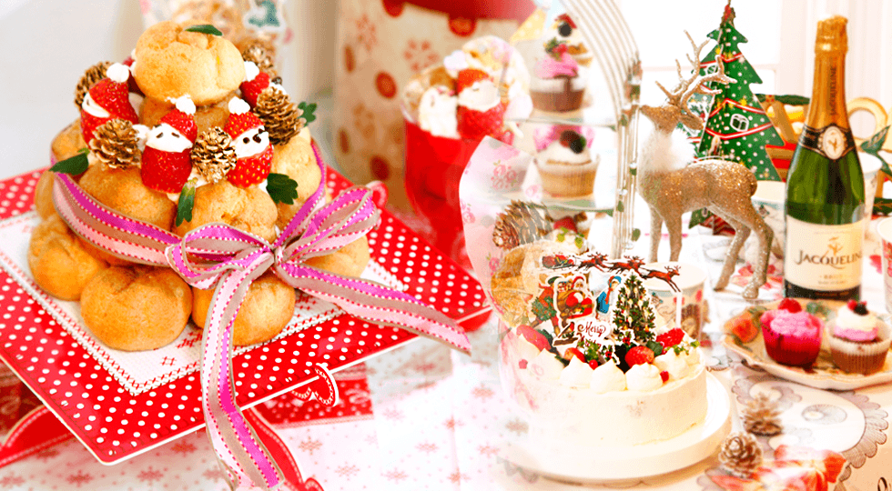 クリスマスカラーが効く海外パーティーブランド中心のクリスマスパーティー